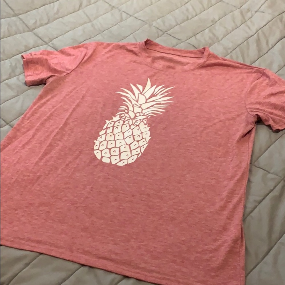 Coral pineapple t-shirt